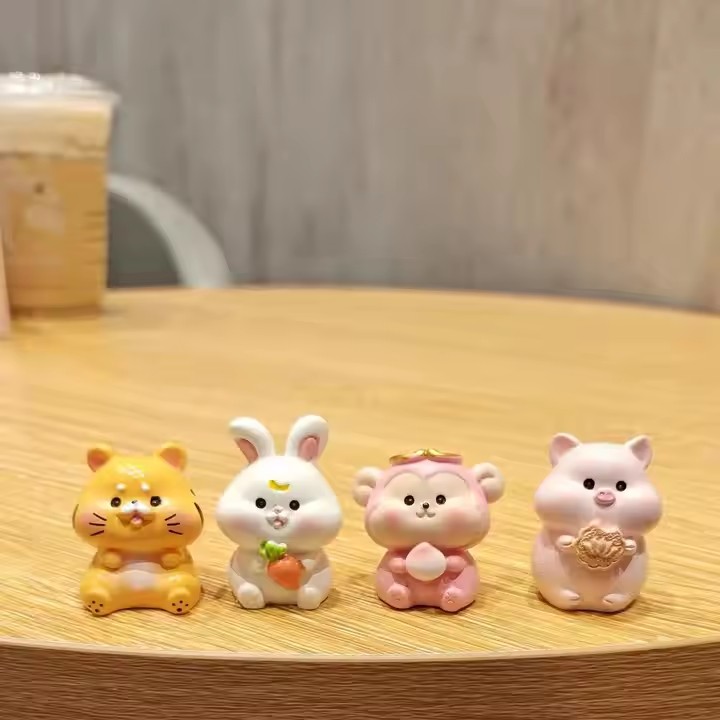 Custom Cute Cartoon Resin Figures for Decoration