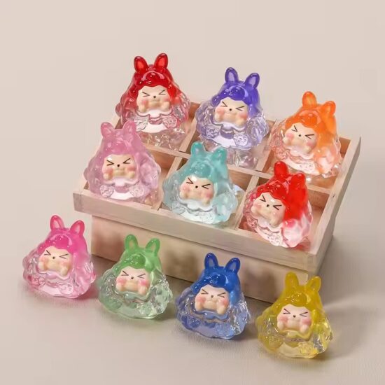 Best-selling cute cartoon resin dolls for wholesale and retail display