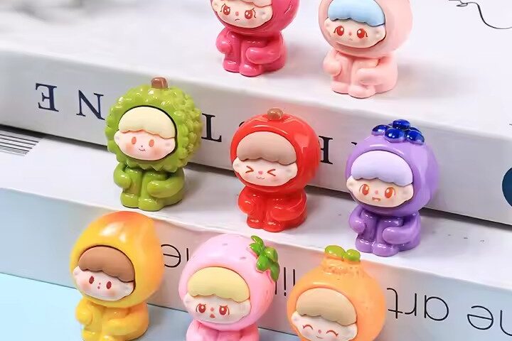 3D Cartoon Fruit Resin Figurines for Decoration and Gifting
