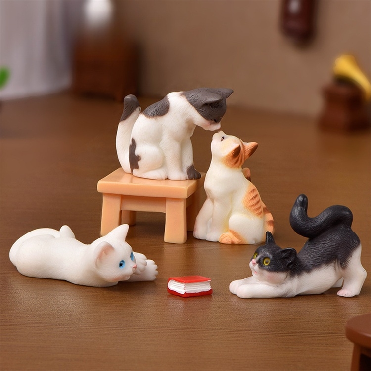 Mini Garden Cat Resin Figurine for Decoration