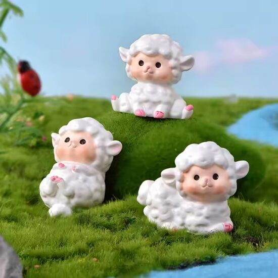 Mini Anime Cartoon Sheep Resin Statue for Decoration