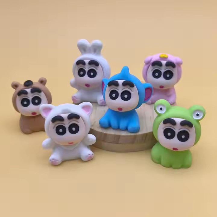 Cute Crayon Shin-Chan Resin Figures for Desktop Decoration