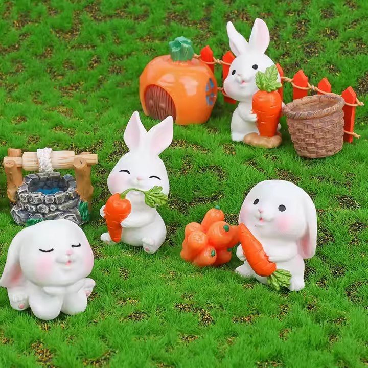 Custom Cute Cartoon Bunny Resin Desk Toy for Decoration