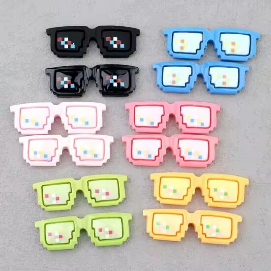 Trendy Mosaic Glasses Resin Toy Figurine for Decor or Gifting