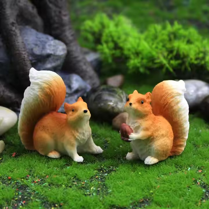 Cute Squirrel Resin Figurine for Garden Decoration