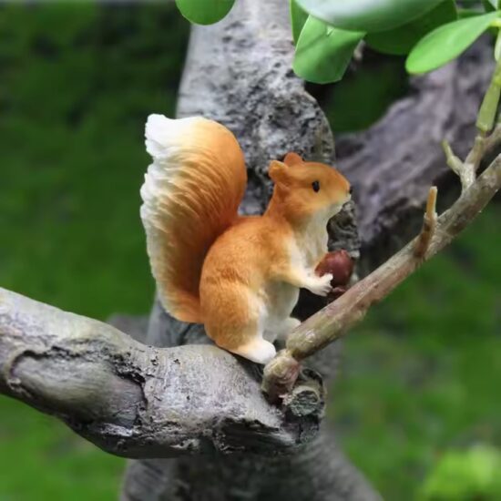 Cute Squirrel Resin Figurine for Garden Decoration