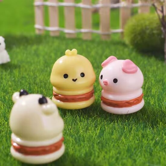 Cartoon Bread and Burger Resin Toys – Cute Kitchen Decor Figurines