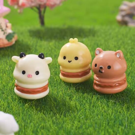 Cartoon Bread and Burger Resin Toys – Cute Kitchen Decor Figurines